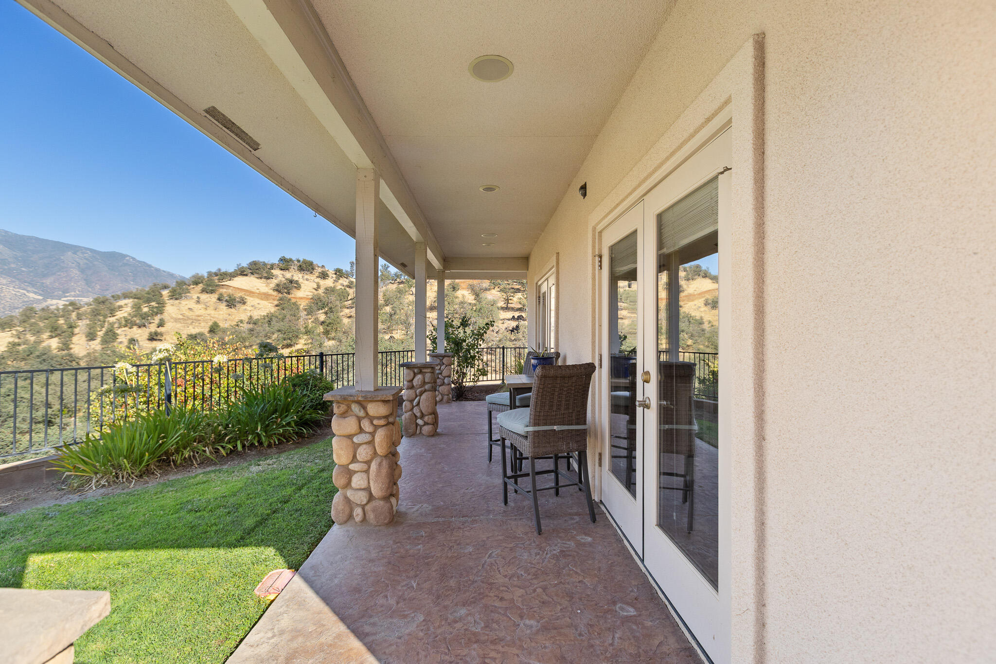 16489 Goat Ranch Road Springville, CA 93265 - Photo 37 of 52 63 Guest House Porch