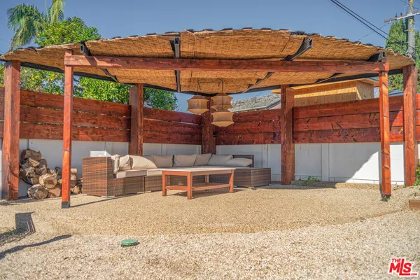 $4,995 | 6101 South Mansfield Avenue, Los Angeles, CA 90043
