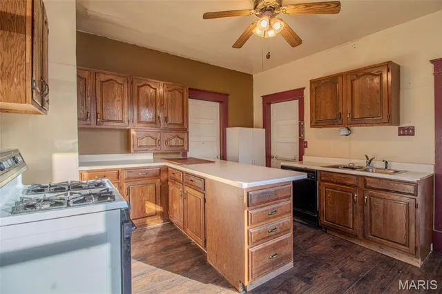 $99,900 | 124 West Prairie Street, Staunton, IL 62088