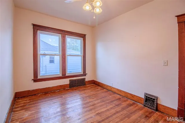 $99,900 | 124 West Prairie Street, Staunton, IL 62088