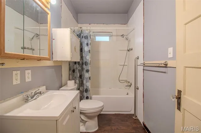 $99,900 | 124 West Prairie Street, Staunton, IL 62088