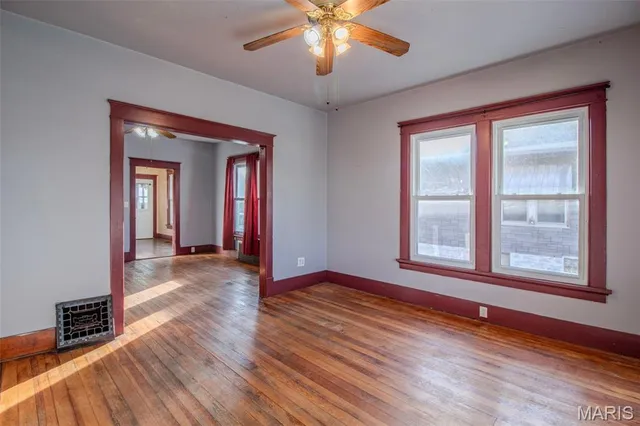 $99,900 | 124 West Prairie Street, Staunton, IL 62088