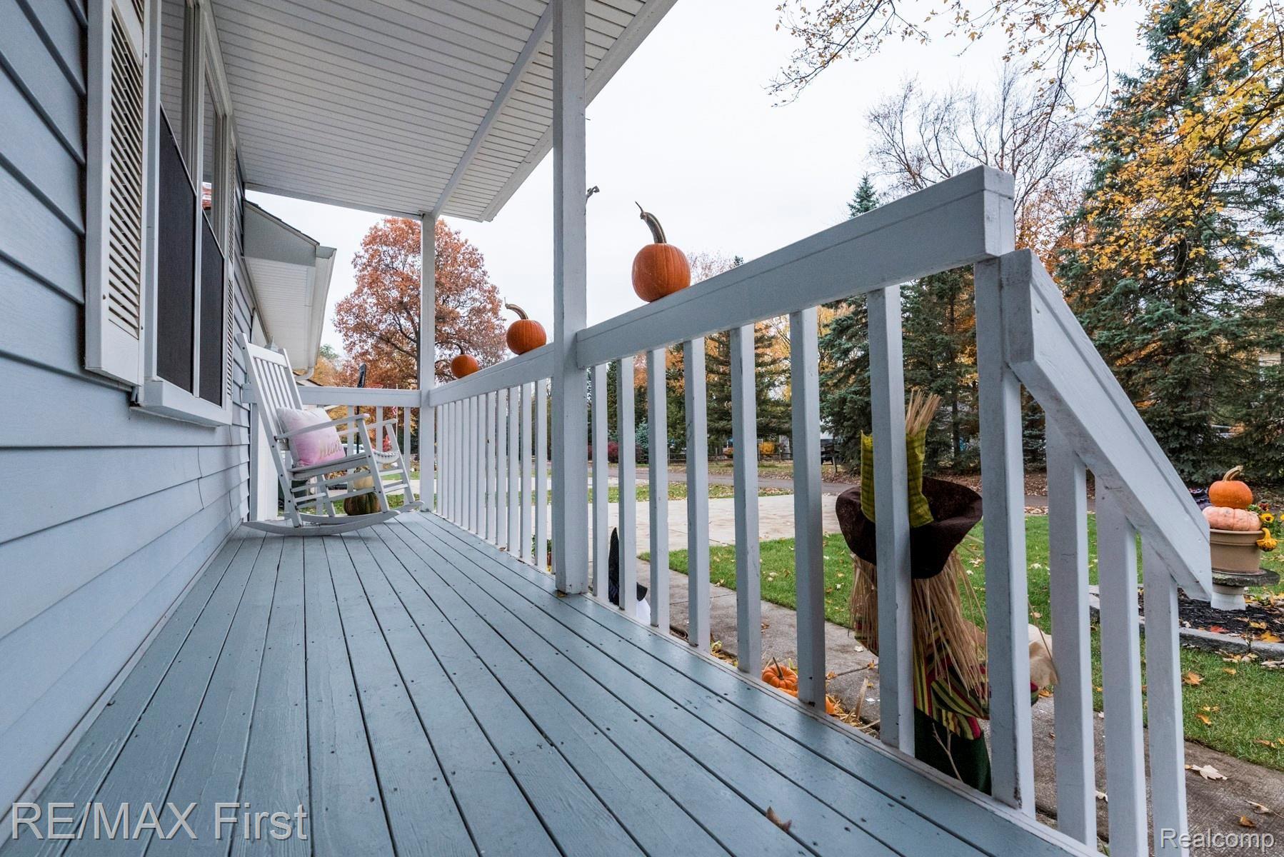 1356 Miller Road Lake Orion, MI 48362 - Photo 15 of 50 Vogel Team Miller Home-5.jpg