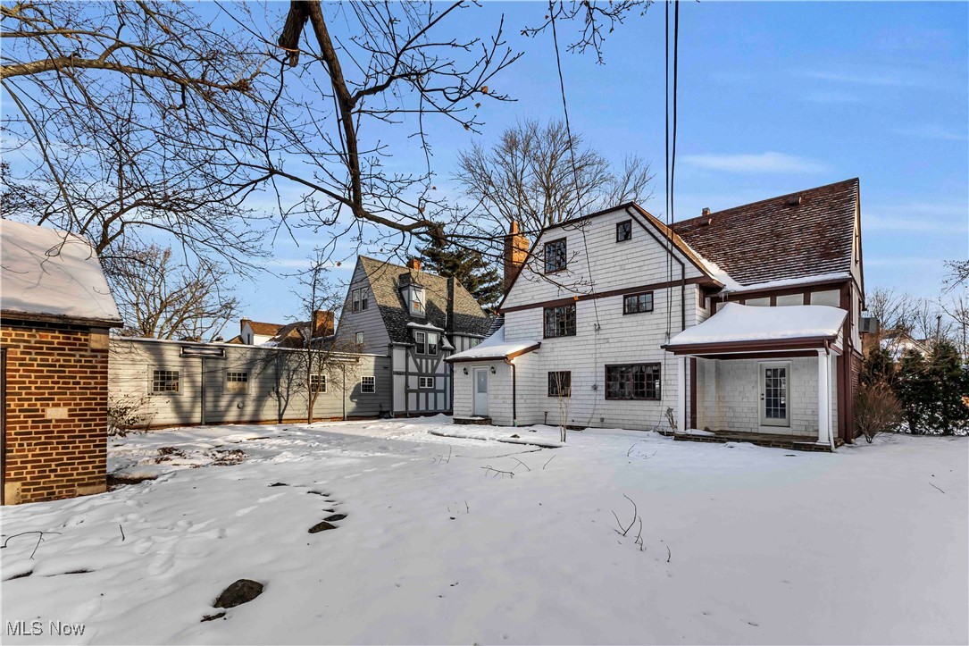 3232 Warrington Road Cleveland, OH 44120 - Photo 5 of 41 Gallery Image 5