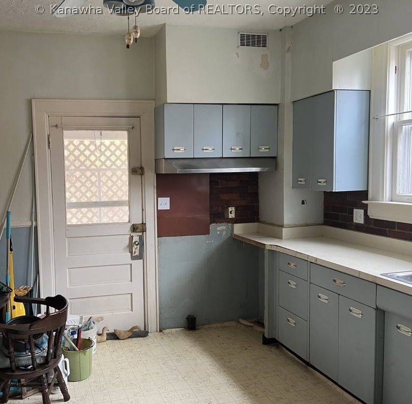 1012 Valley Road Charleston, WV 25302 - Photo 10 of 20 Gallery Image 10