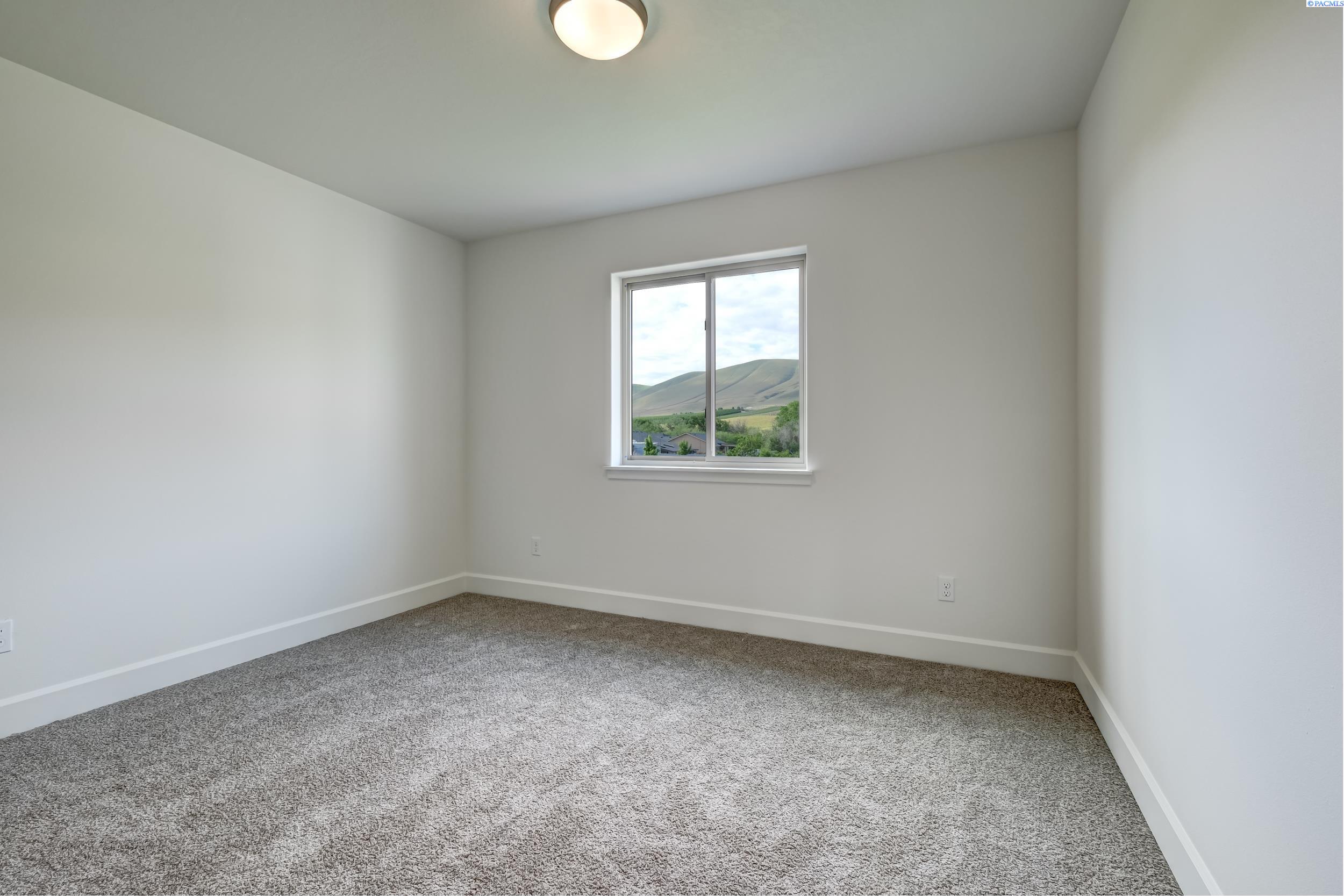 1716 Kendall Road Benton City, WA 99320 - Photo 13 of 24 Gallery Image 13