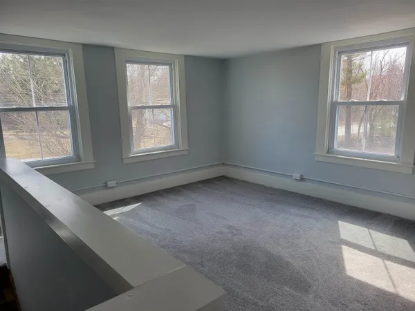 $2,000 | 106 Emerson Avenue, Unit C, Hampstead, NH 03841