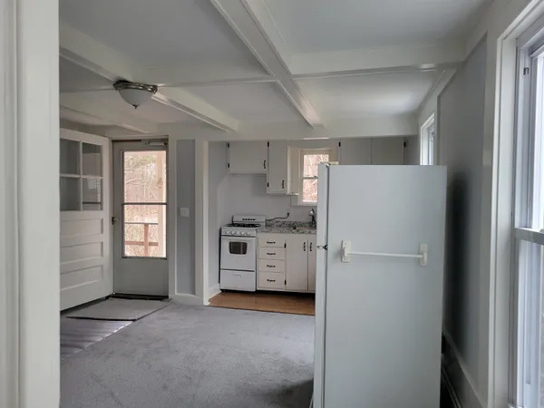 $2,000 | 106 Emerson Avenue, Unit C, Hampstead, NH 03841
