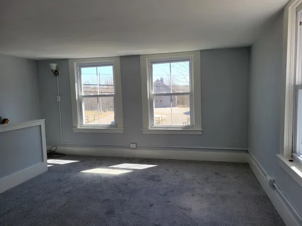 $2,000 | 106 Emerson Avenue, Unit C, Hampstead, NH 03841