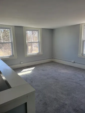 $2,000 | 106 Emerson Avenue, Unit C, Hampstead, NH 03841
