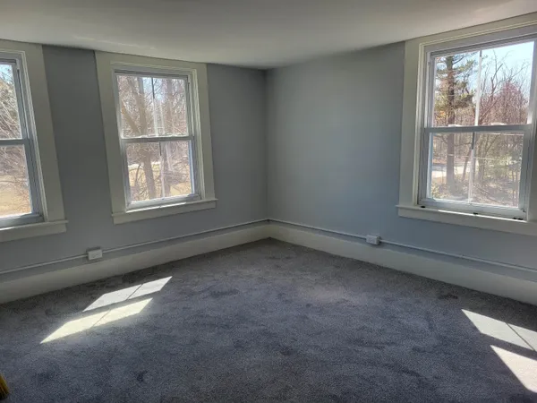 $2,000 | 106 Emerson Avenue, Unit C, Hampstead, NH 03841