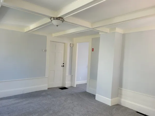$2,000 | 106 Emerson Avenue, Unit C, Hampstead, NH 03841