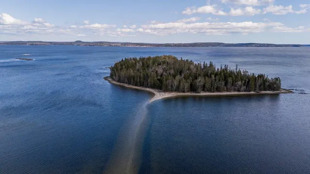 $798,000 | 1159 Main Road, Islesboro, ME 04848