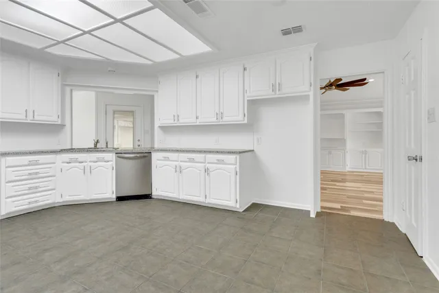 $329,000 | 1909 Castlegate Drive, Henderson, TX 75654