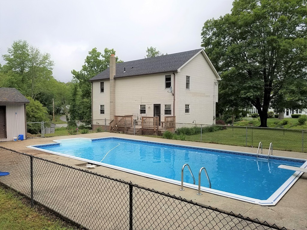 84 Old Southbridge Road Dudley, MA 01571 - Photo 5 of 30 Gallery Image 5