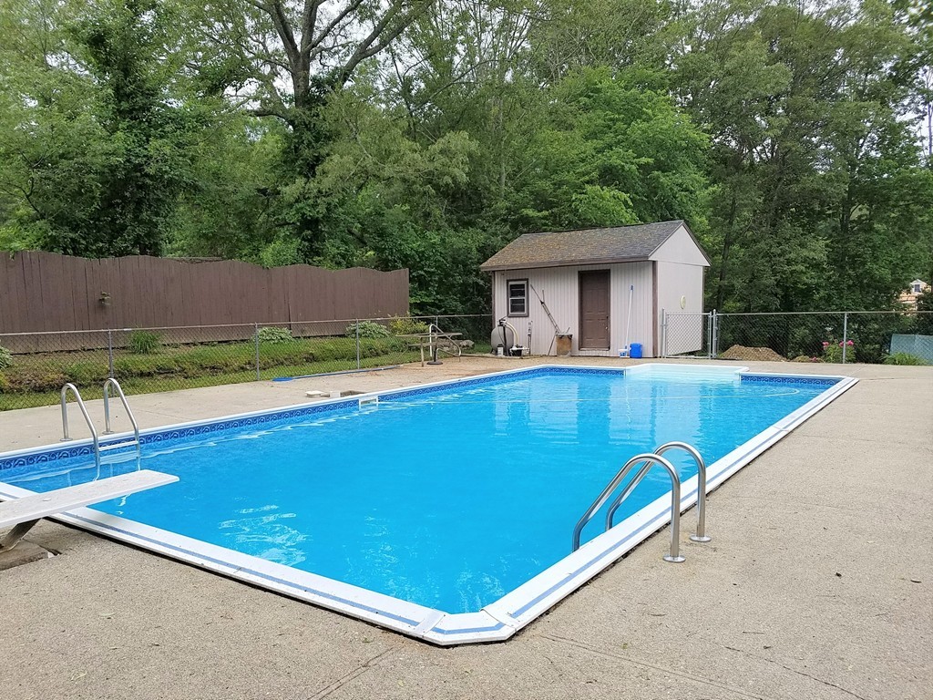 84 Old Southbridge Road Dudley, MA 01571 - Photo 6 of 30 Gallery Image 6
