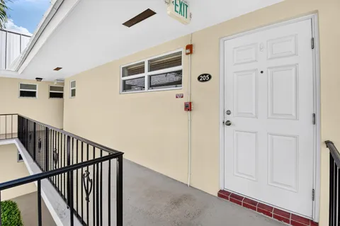 $234,900 | 25 Colonial Club Drive, Unit 205, Boynton Beach, FL 33435