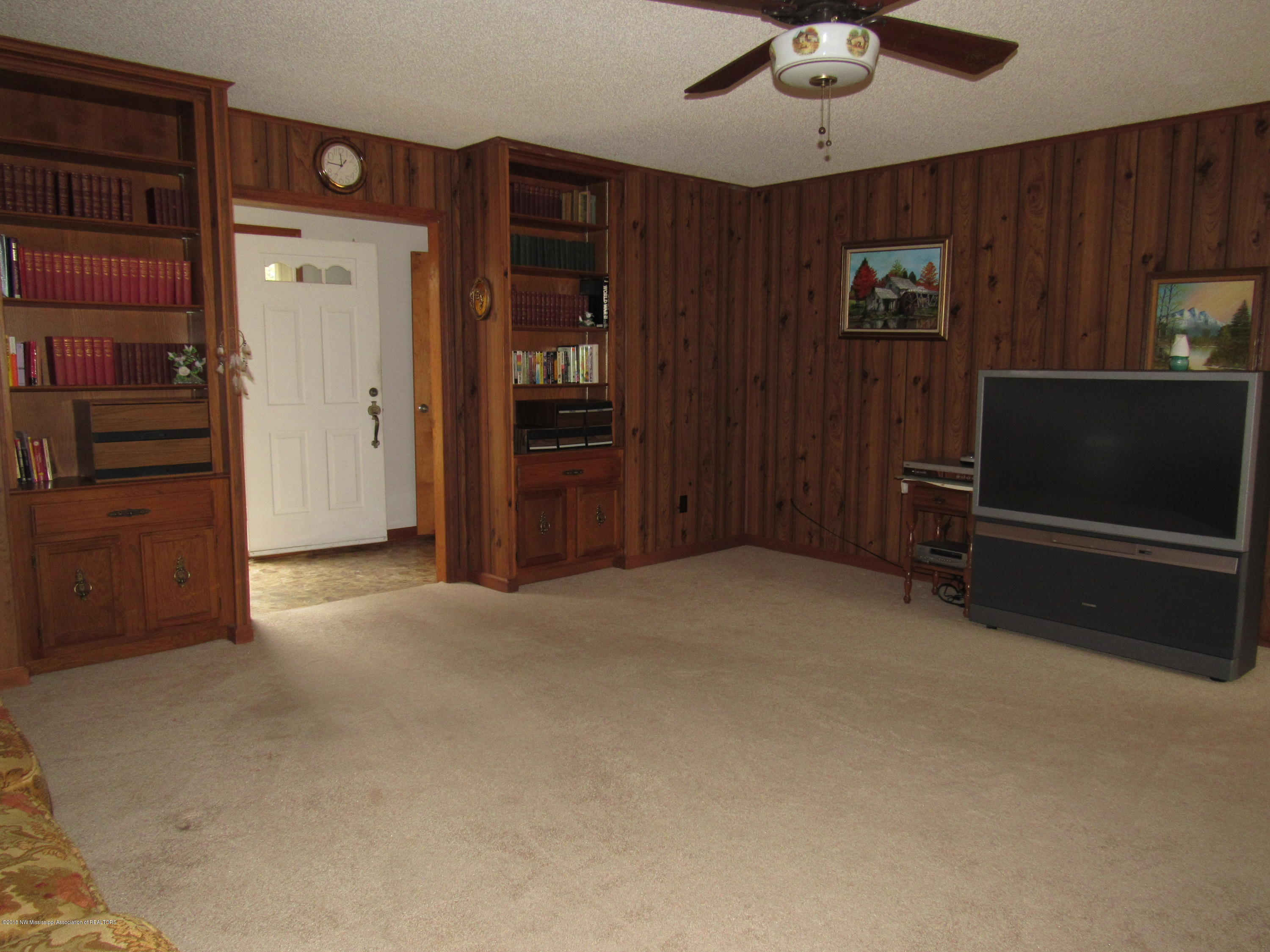 3785 Byhalia Road Hernando, MS 38632 - Photo 3 of 18 living room 1
