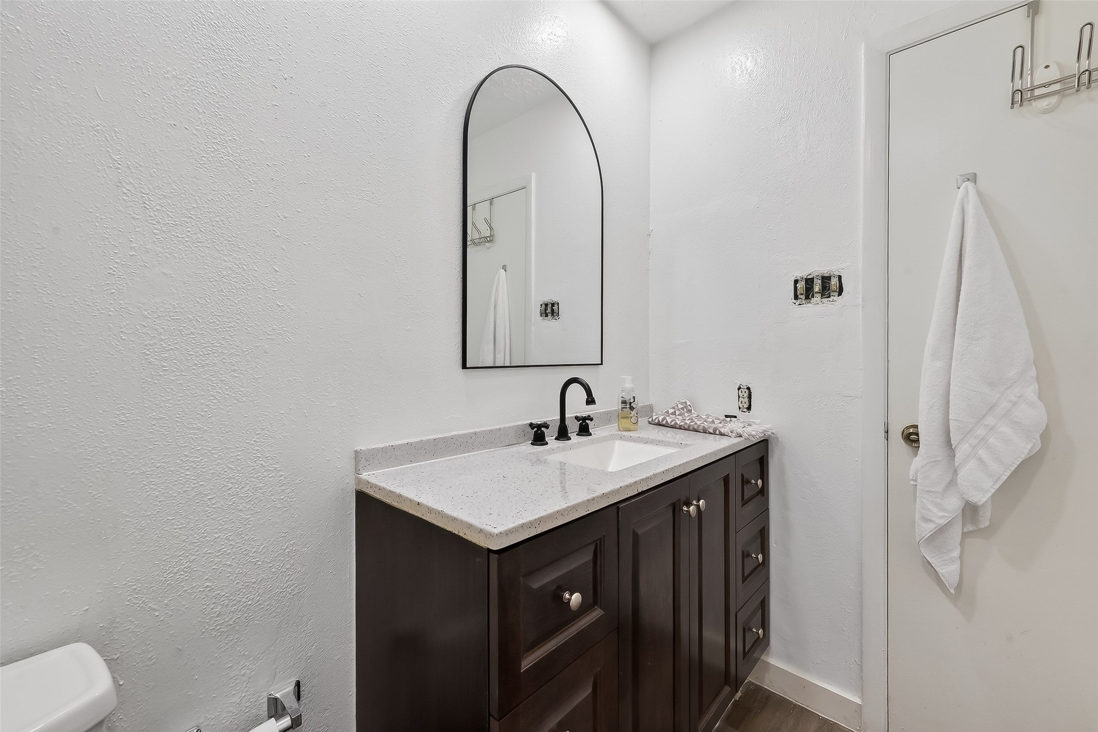 2526 Spring Dusk Drive Spring, TX 77373 - Photo 24 of 33 a bathroom with a sink and a mirror