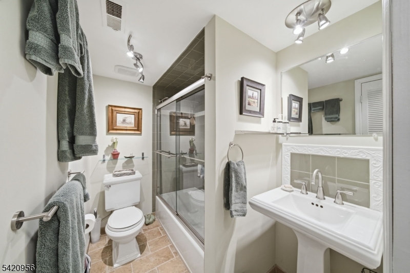 36 Countryside Drive Bernards, NJ 07920 - Photo 16 of 24