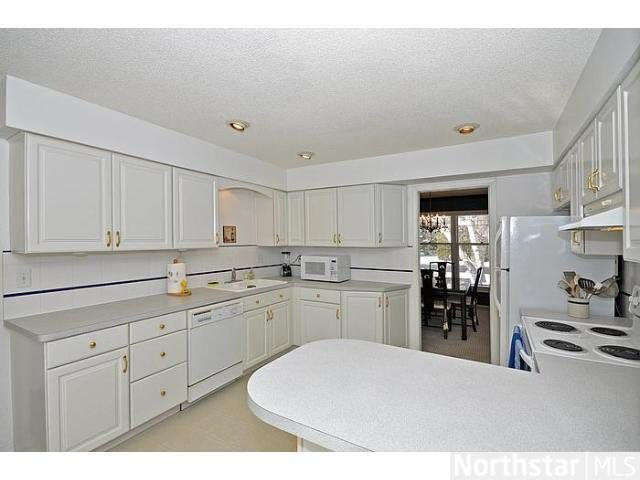 7145 Valley View Road Edina, MN 55439 - Photo 3 of 18