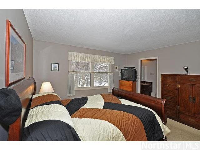 7145 Valley View Road Edina, MN 55439 - Photo 8 of 18
