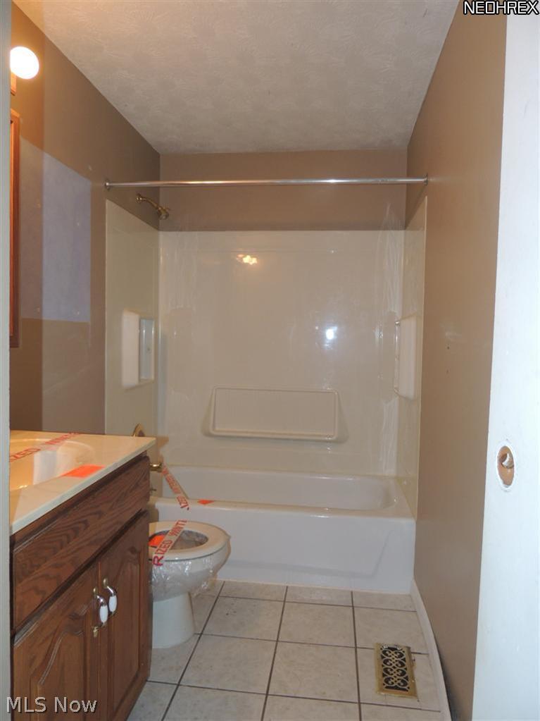 2183 Woodland Road Youngstown, OH 44515 - Photo 8 of 9