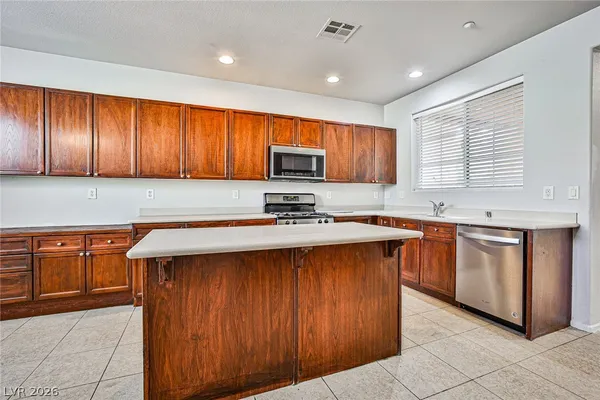 $2,200 | 7560 Trendy Court, Las Vegas, NV 89149