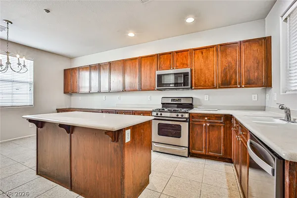 $2,200 | 7560 Trendy Court, Las Vegas, NV 89149