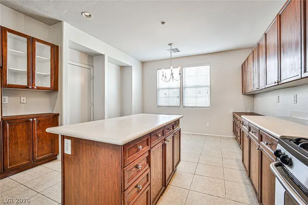 $2,200 | 7560 Trendy Court, Las Vegas, NV 89149