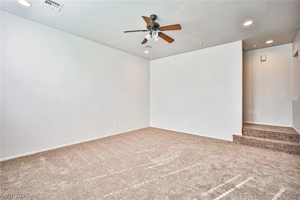 $2,200 | 7560 Trendy Court, Las Vegas, NV 89149