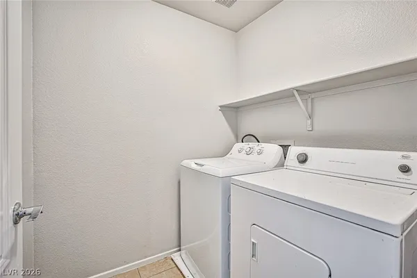 $2,200 | 7560 Trendy Court, Las Vegas, NV 89149