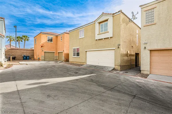 $2,200 | 7560 Trendy Court, Las Vegas, NV 89149