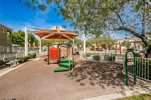 $2,200 | 7560 Trendy Court, Las Vegas, NV 89149