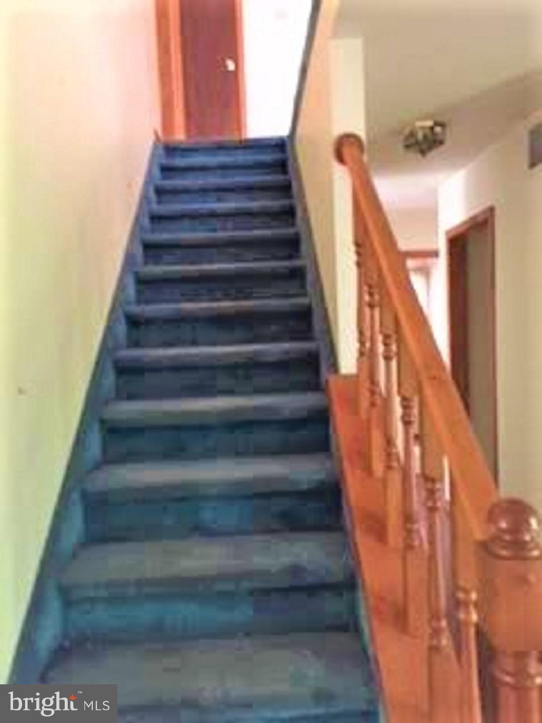 319 Maple Road Mount Laurel, NJ 08054 - Photo 14 of 24 Stairway