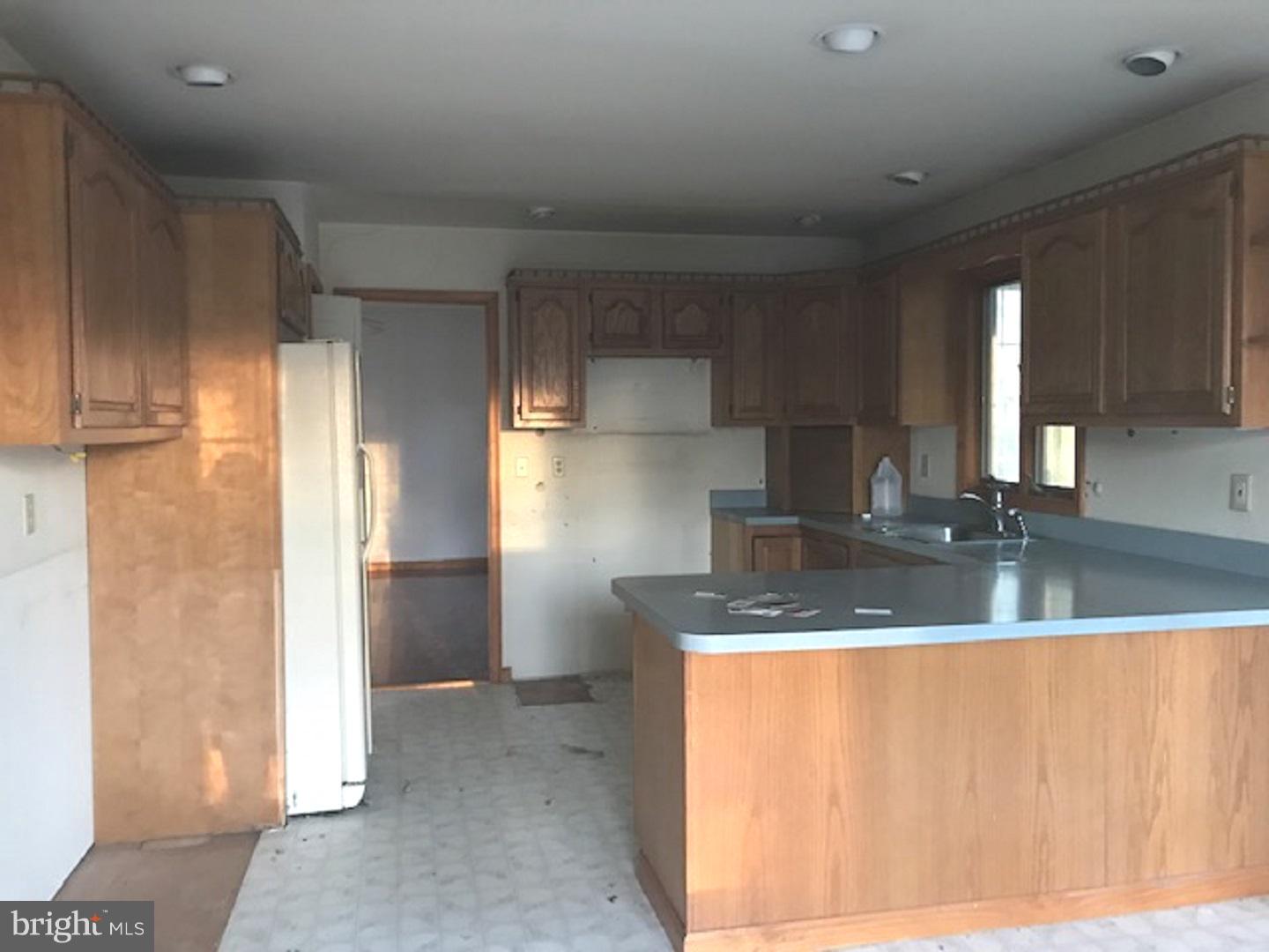 319 Maple Road Mount Laurel, NJ 08054 - Photo 8 of 24 Kitchen
