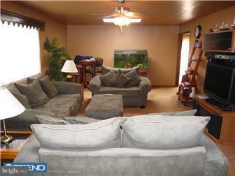 18 Anderson Road Newark, DE 19713 - Photo 8 of 12 Family Room