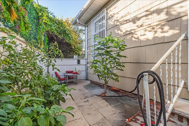 $1,188,000 | 132-14 Horace Harding Expressway | Kew Gardens Hills