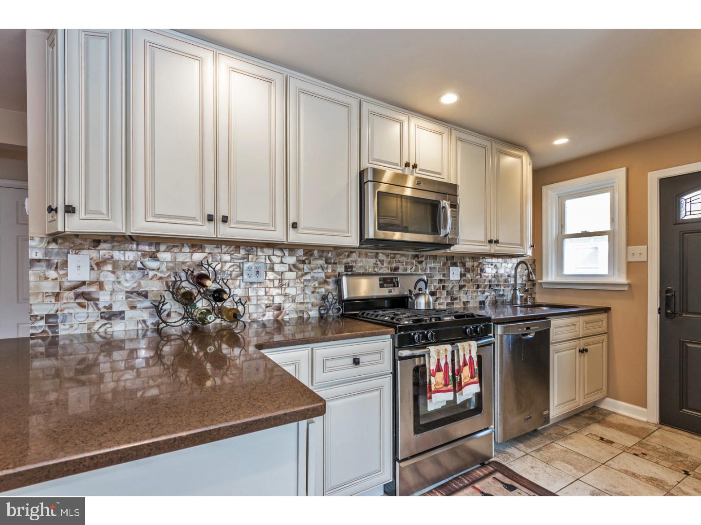 422 Madison Road Willow Grove, PA 19090 - Photo 5 of 22 Kitchen