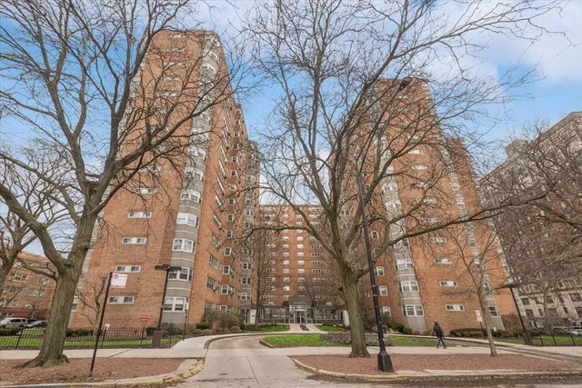 $1,700 | 4980 North Marine Drive, Unit 135, Chicago, IL 60640