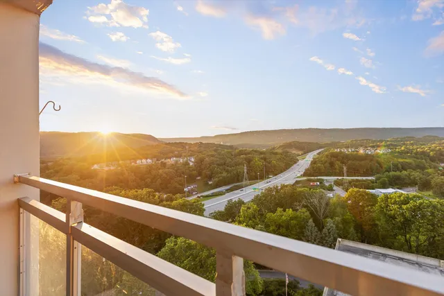 $329,000 | 1131 Stringers Ridge Road, Unit 12B, Chattanooga, TN 37405