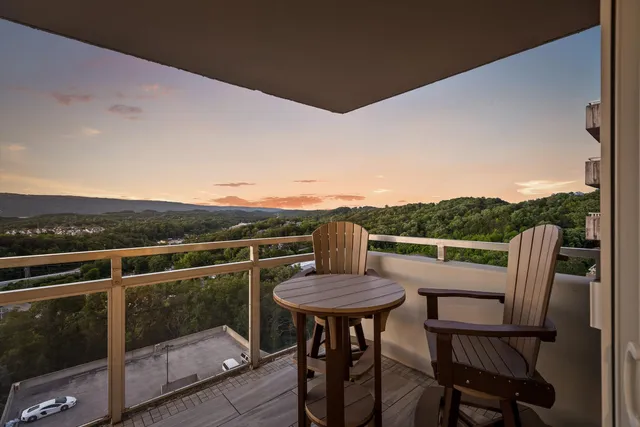 $329,000 | 1131 Stringers Ridge Road, Unit 12B, Chattanooga, TN 37405