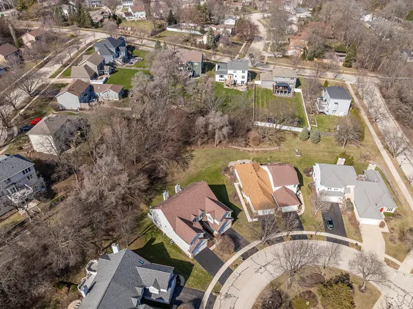 $419,888 | 907 Thornwood Court, Unit 2, St. Charles, IL 60174