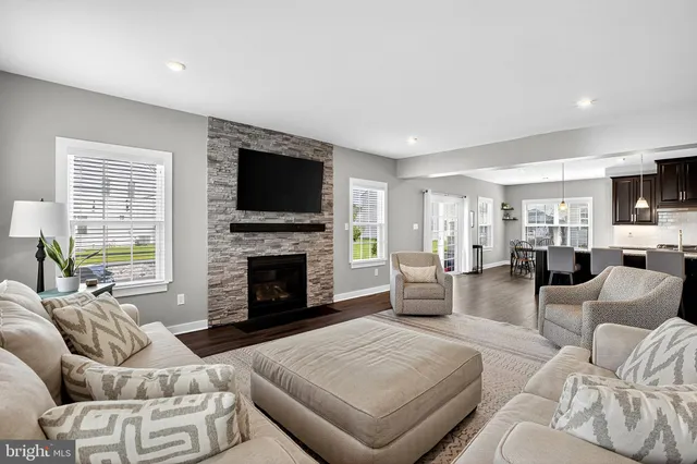 $750,000 | 911 Cadman Drive, Middletown, DE 19709