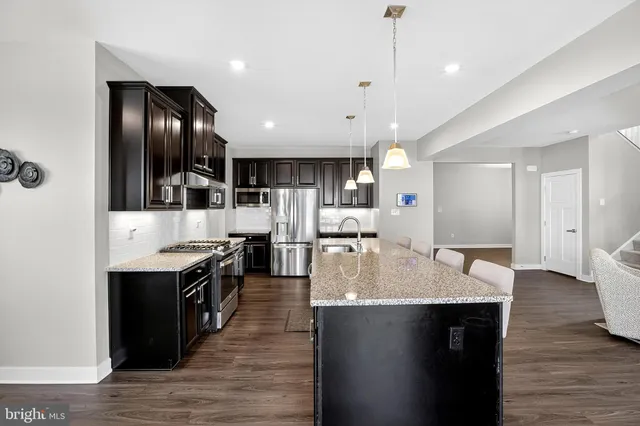 $750,000 | 911 Cadman Drive, Middletown, DE 19709