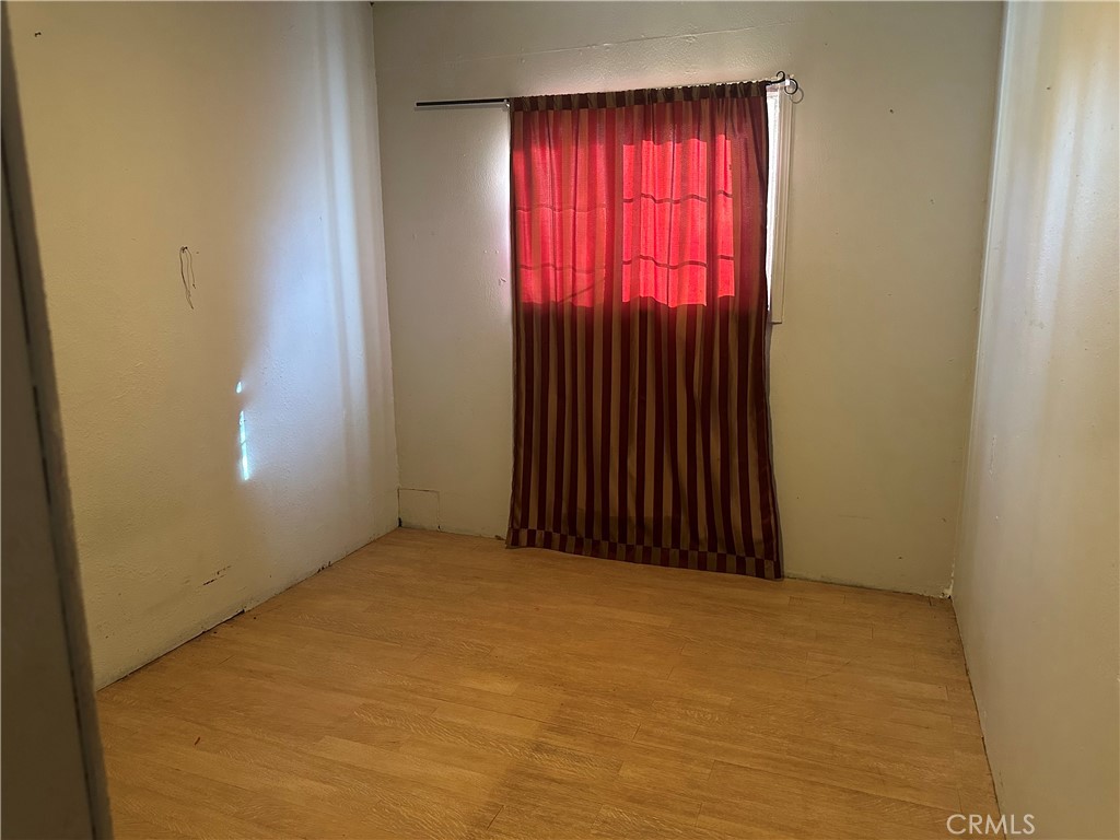 7900 West Myrtle Avenue Winton, CA 95388 - Photo 11 of 21 an empty room with windows