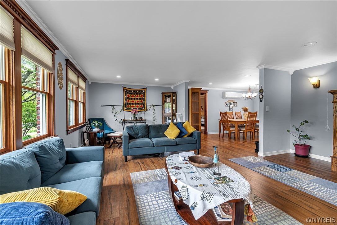 8165 Miles Road Clarence, NY 14051 - Photo 11 of 50 Living Room