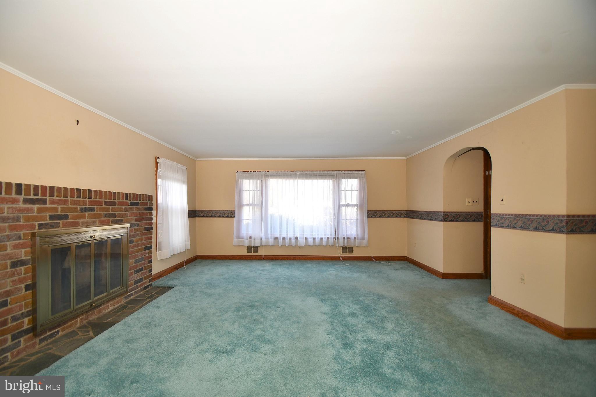 2509 Philadelphia Road Edgewood, MD 21040 - Photo 7 of 26 Living Room