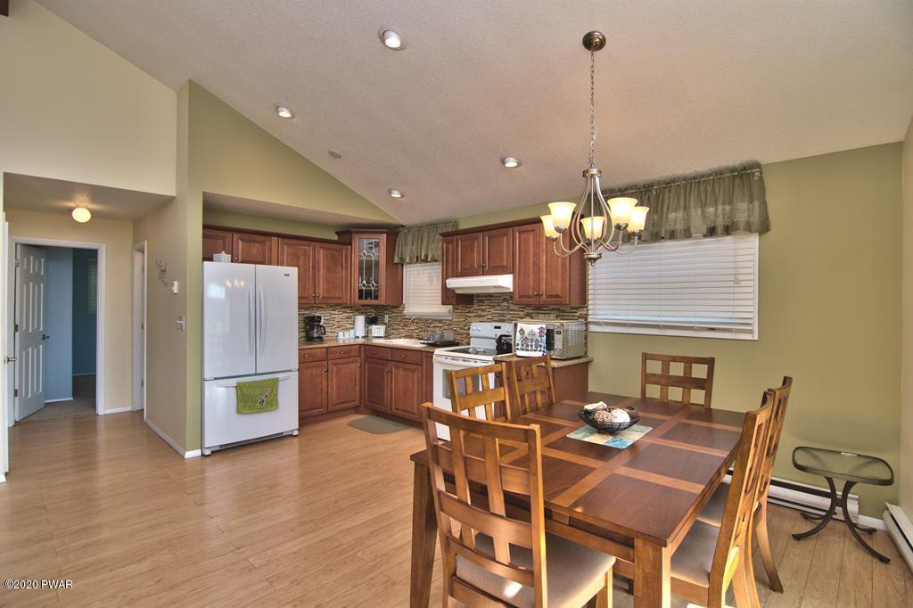 2639-105 Boulder Road Lake Ariel, PA 18436 - Photo 11 of 35 Kitchen