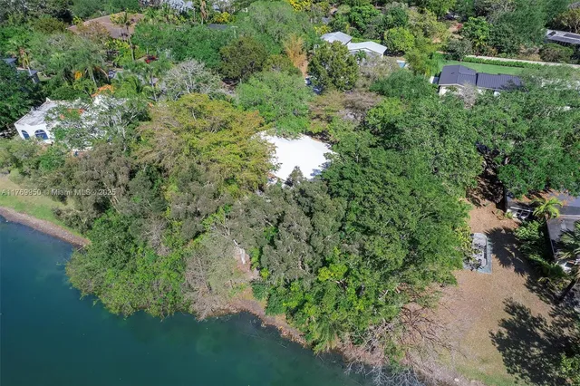 $1,975,000 | 11600 Southwest 69th Court, Pinecrest, FL 33156